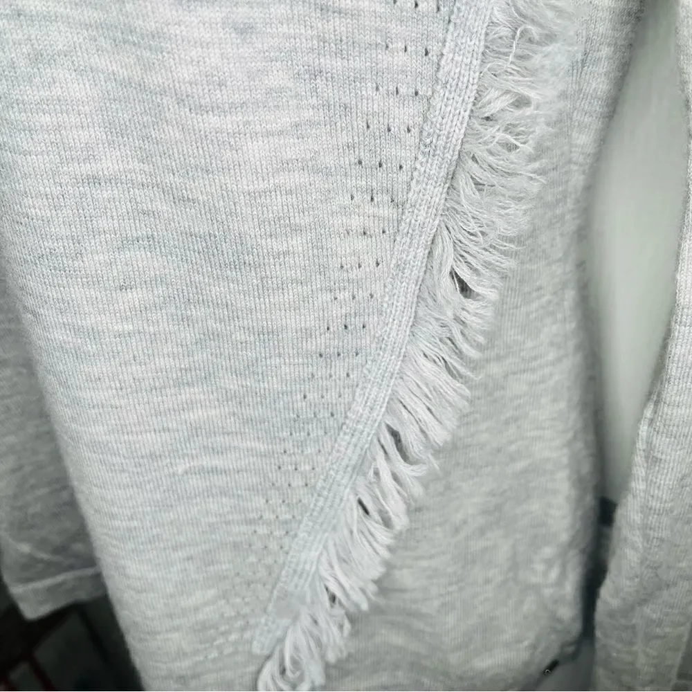 One Grey Day Long Sleeve VNeck Fringe Trim Wool Blend Sweater Lightweight Gray M